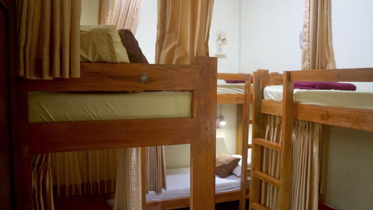 The Sleepingroom Hostel Yogyakarta Exterior foto