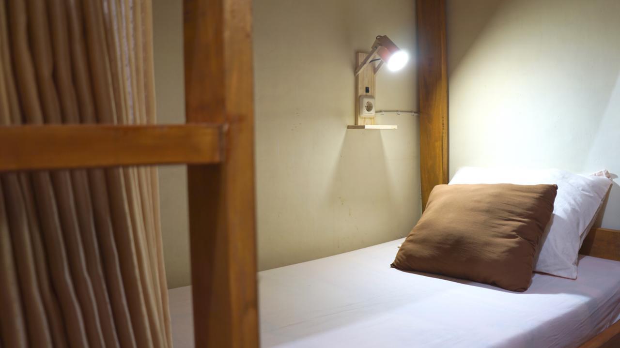 The Sleepingroom Hostel Yogyakarta Exterior foto