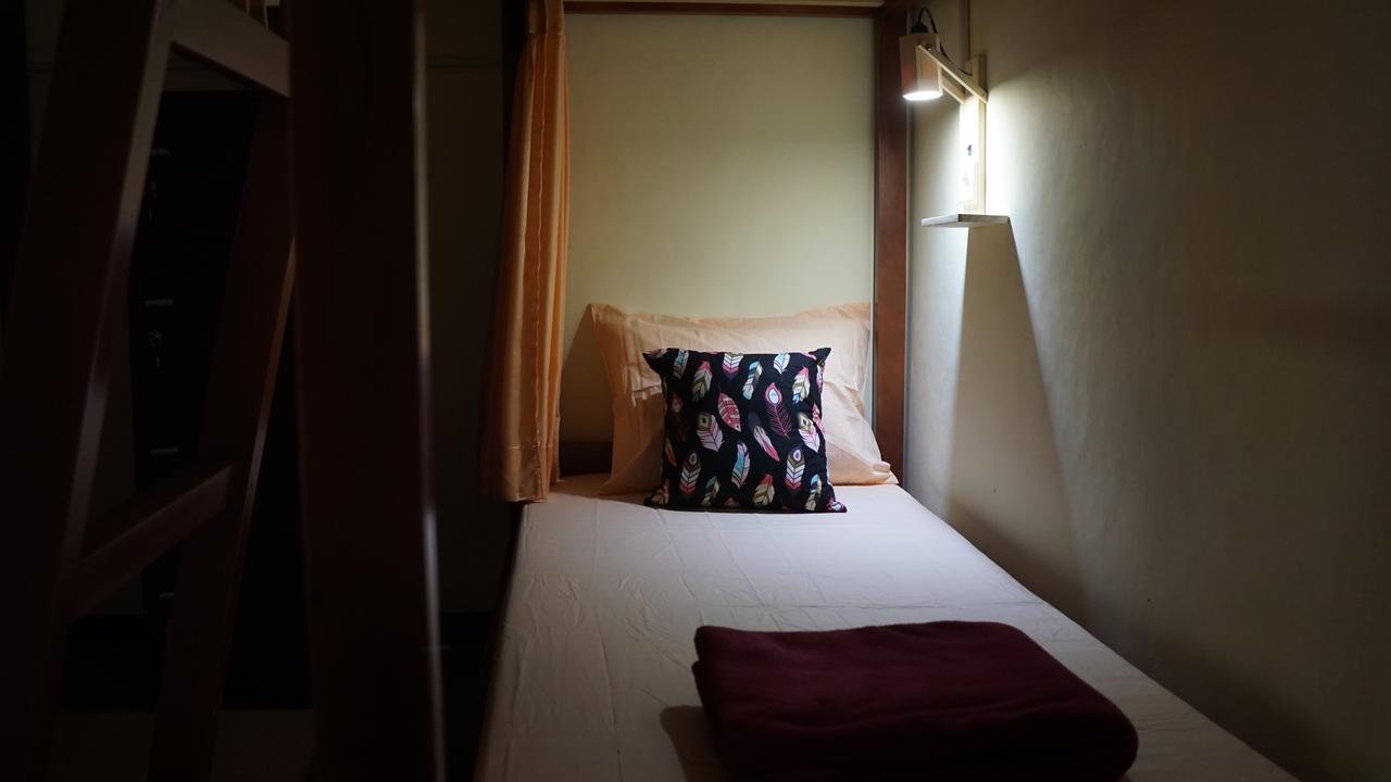 The Sleepingroom Hostel Yogyakarta Exterior foto