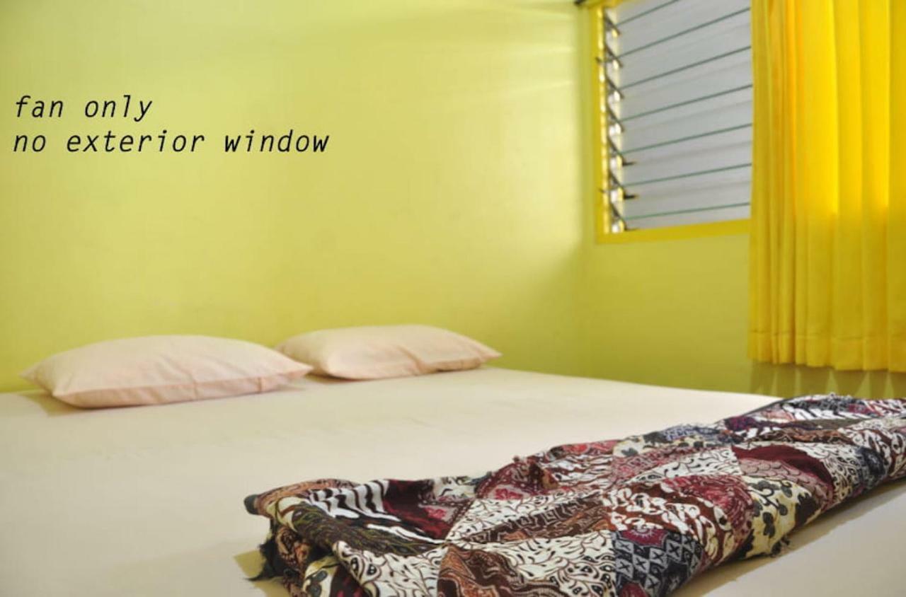 The Sleepingroom Hostel Yogyakarta Exterior foto