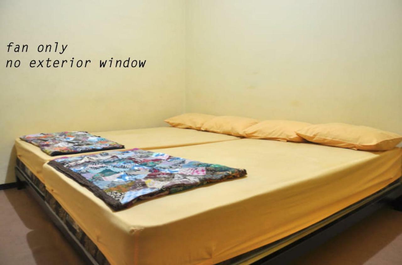 The Sleepingroom Hostel Yogyakarta Exterior foto