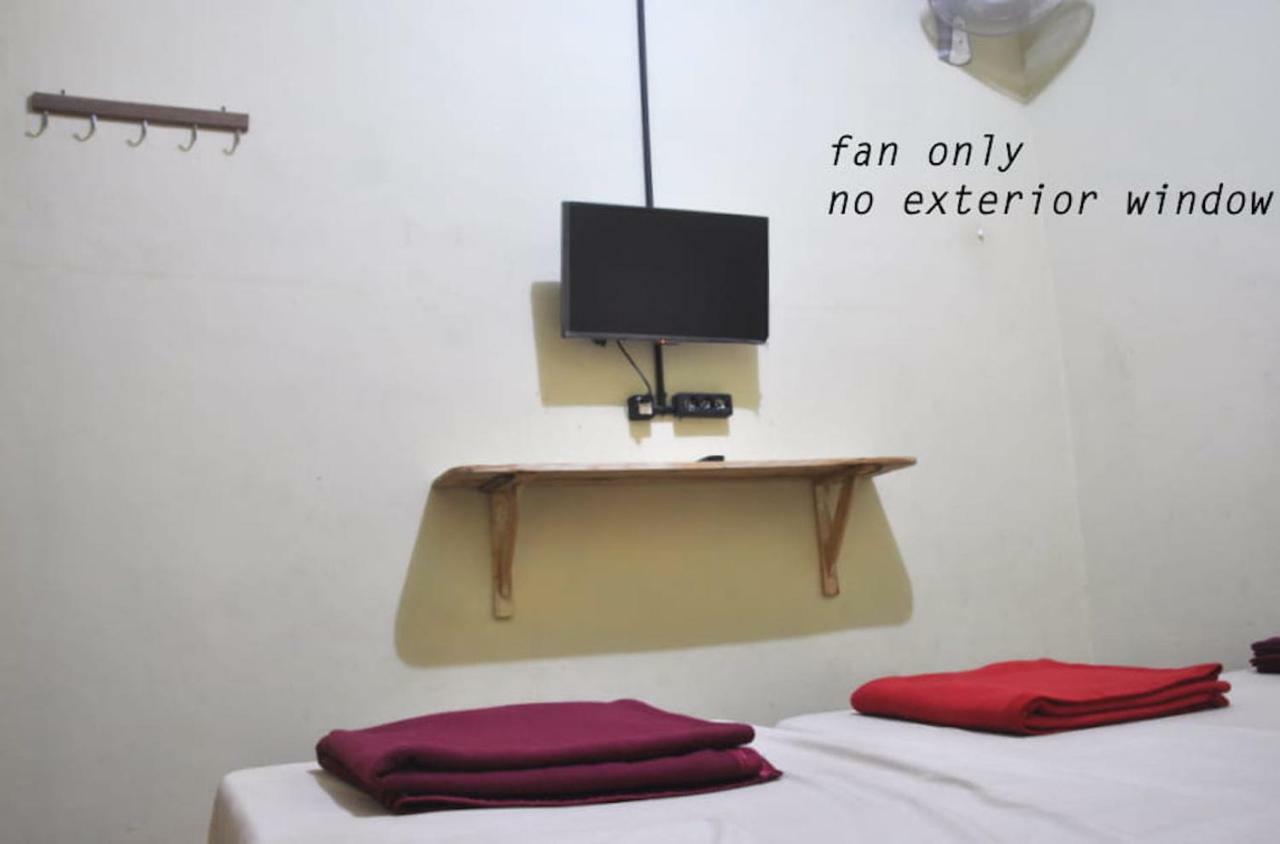 The Sleepingroom Hostel Yogyakarta Exterior foto